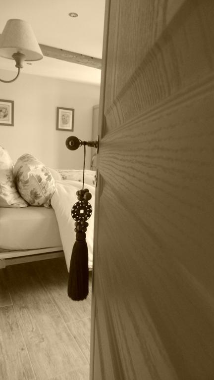 Le Grand Cedre Bed and Breakfast Lolme Habitación foto